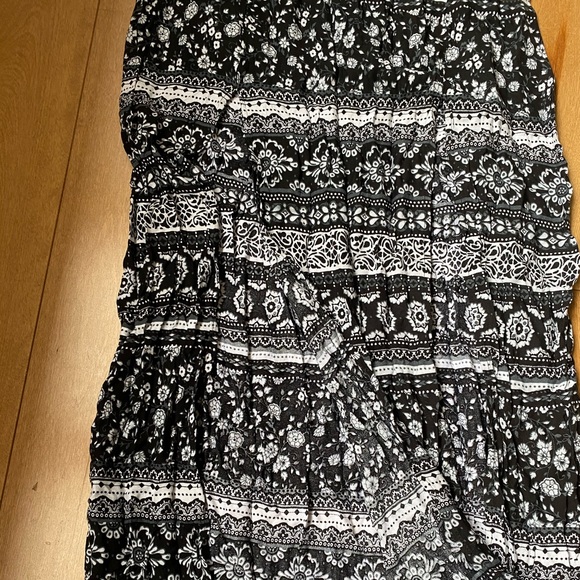 XXI NWT Skirt - Picture 2 of 3
